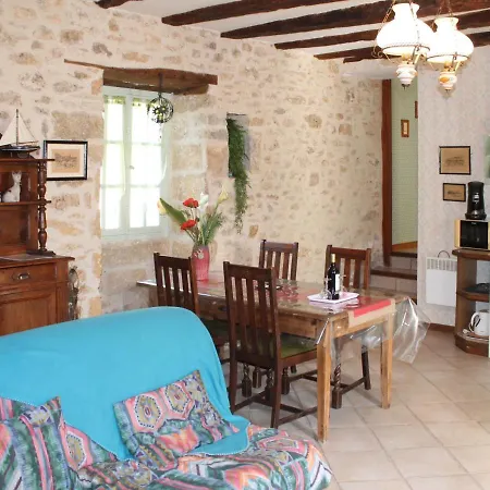 בית נופש Holiday Home Les Peyries Peyzac-le-Moustier